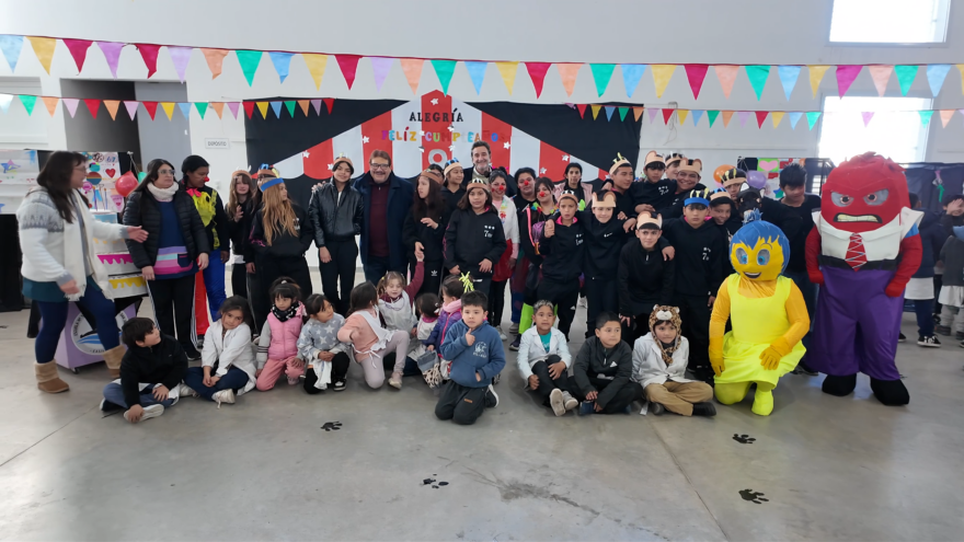 Rosconi entregó una impresora a la Escuela Héroes del A.R.A. San Juan