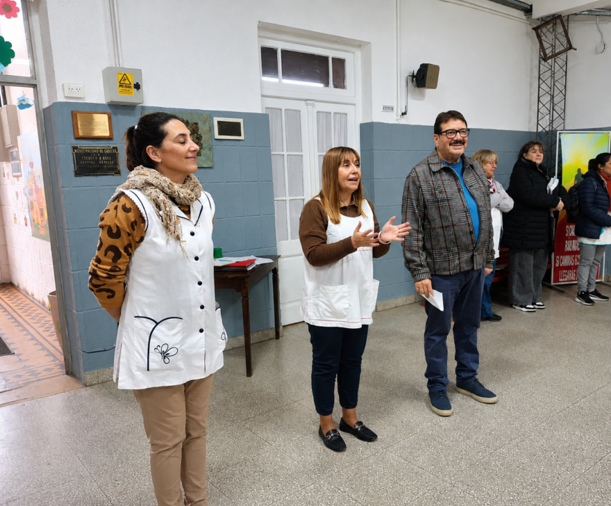 Más apoyo para la educación: Rosconi entregó aportes a la Escuela N.º 6063