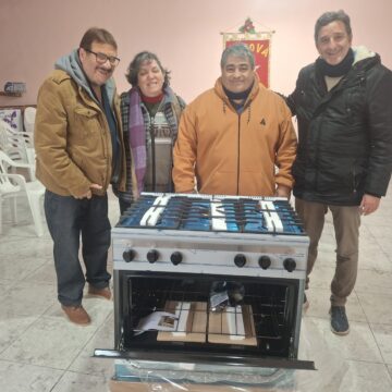 Rosconi entregó equipamiento para fortalecer un comedor comunitario
