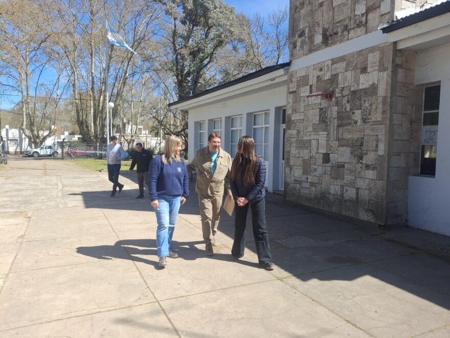 Bigand: Rosconi visitó la EESO N.º 215 “José Manuel Estrada”