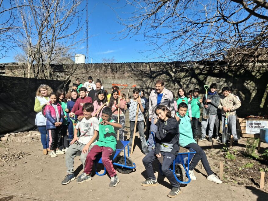 Cultivar, aprender y crecer: acompañamiento a un proyecto educativo de la escuela Aristóbulo del Valle